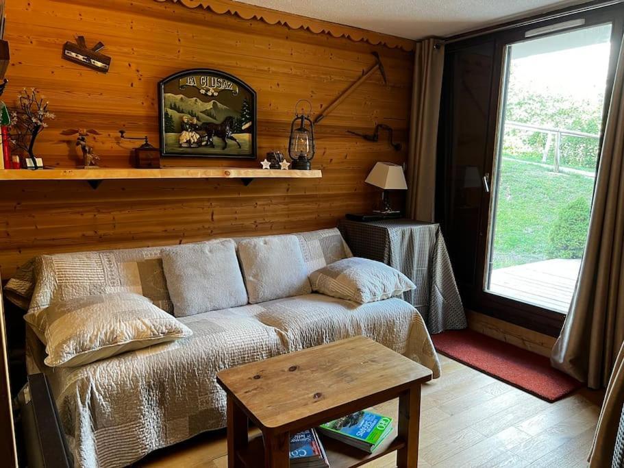 Appartement La Clusaz Avec Terrasse Sur Les Pistes De Ski Manigod Exterior photo